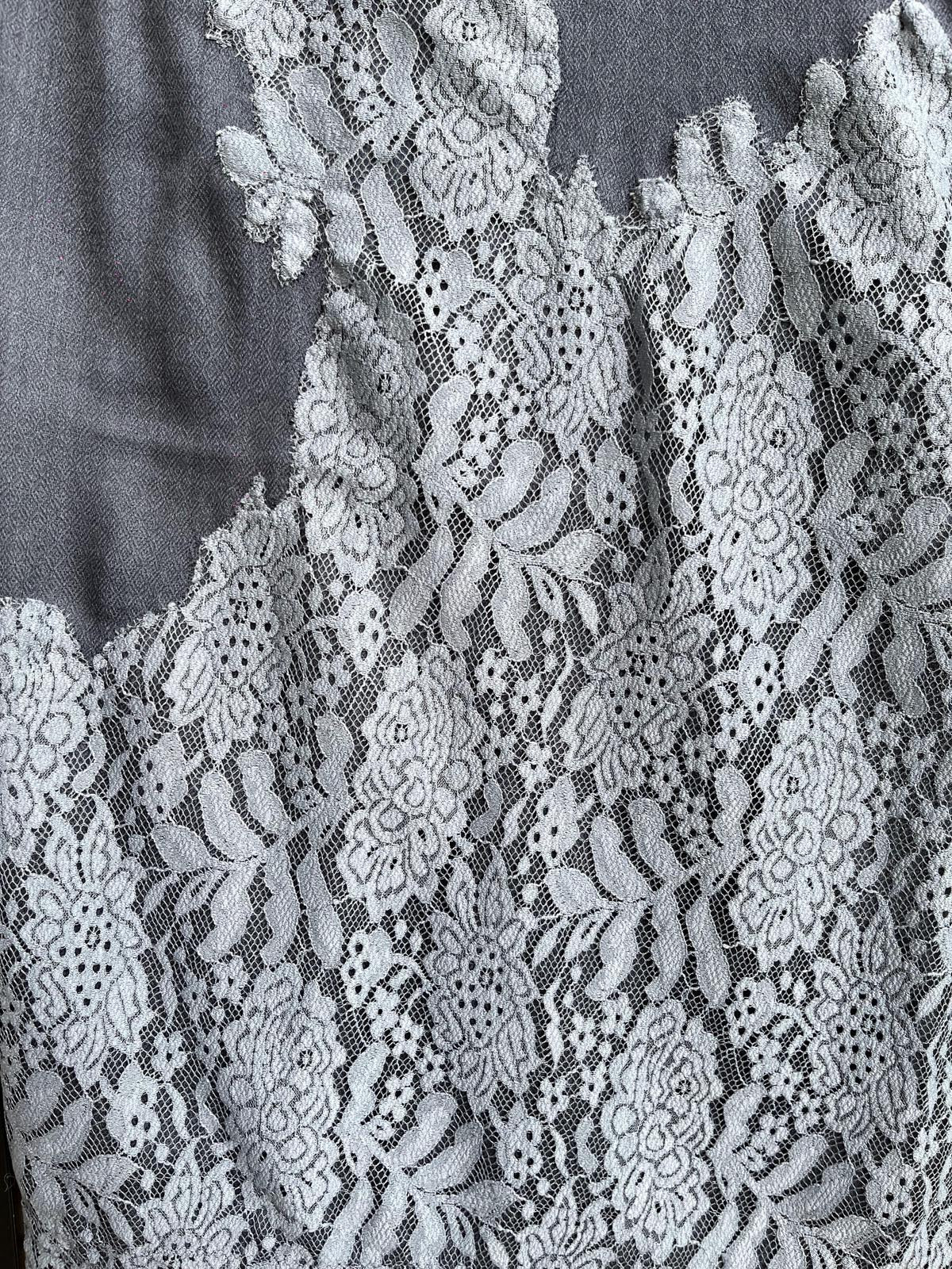 Lace jaal stole