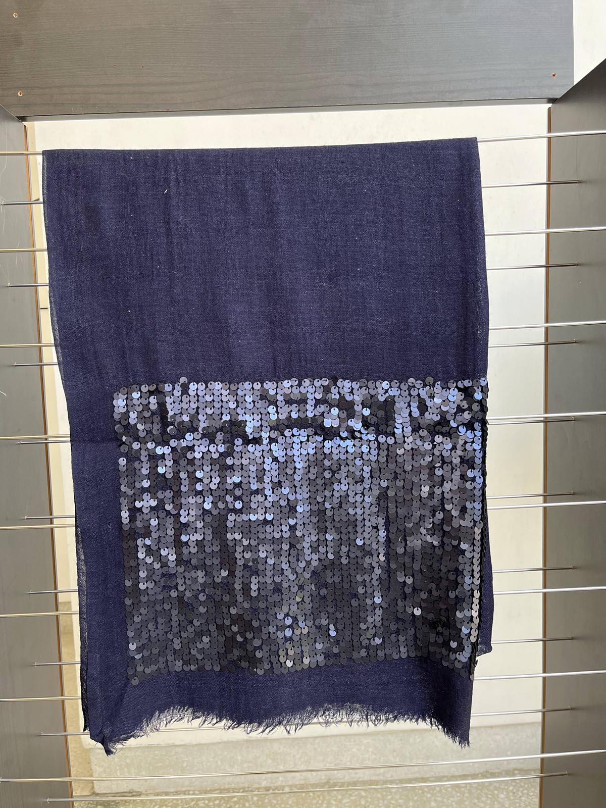 Sequence border stole
