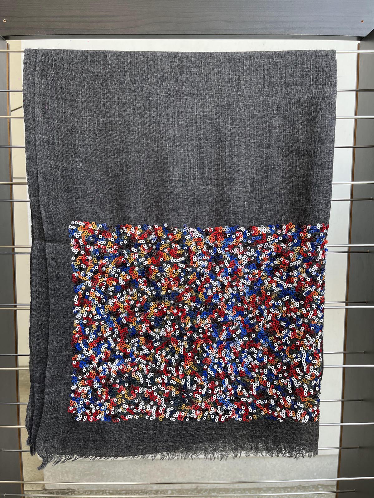 Sequence border stole