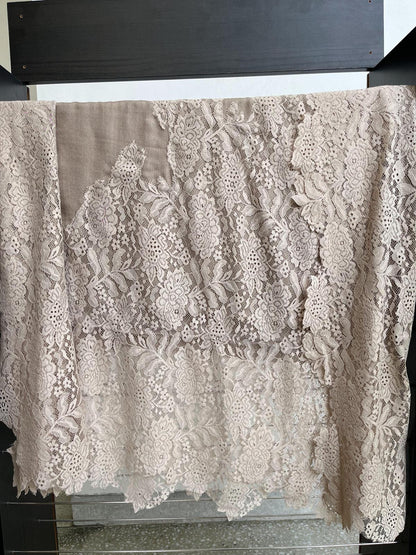 Lace jaal stole