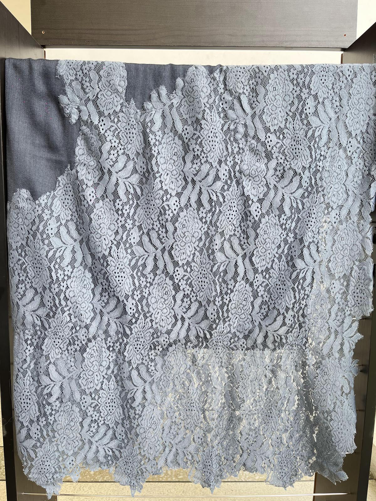 Lace jaal stole